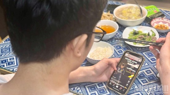 Th&oacute;i quen sinh hoạt b&agrave;o m&ograve;n sức khỏe người trẻ đ&ocirc; thị cần thay đổi ngay - Ảnh 4.