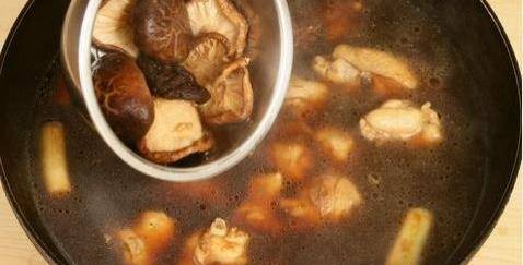 Nấu 4 m&oacute;n canh si&ecirc;u ngọt ngon n&agrave;y ăn ngay để kh&ocirc;ng c&ograve;n cảm gi&aacute;c "bị đ&oacute;ng băng" khi đợt r&eacute;t s&acirc;u sắp tr&agrave;n về- Ảnh 15.