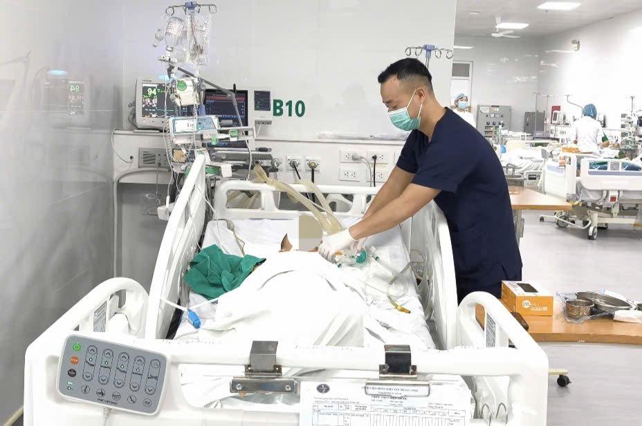 Bé 15 tuổi hôn mê sâu sau đuối nước: Bác sĩ cảnh báo 'thời gian vàng' quyết định sự sống - Ảnh 1.