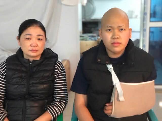MS 1060: X&oacute;t xa ho&agrave;n cảnh của nam sinh lớp 12 nguy cơ mất c&aacute;nh tay tr&aacute;i v&igrave; bệnh ung thư cần gi&uacute;p đỡ - Ảnh 3.