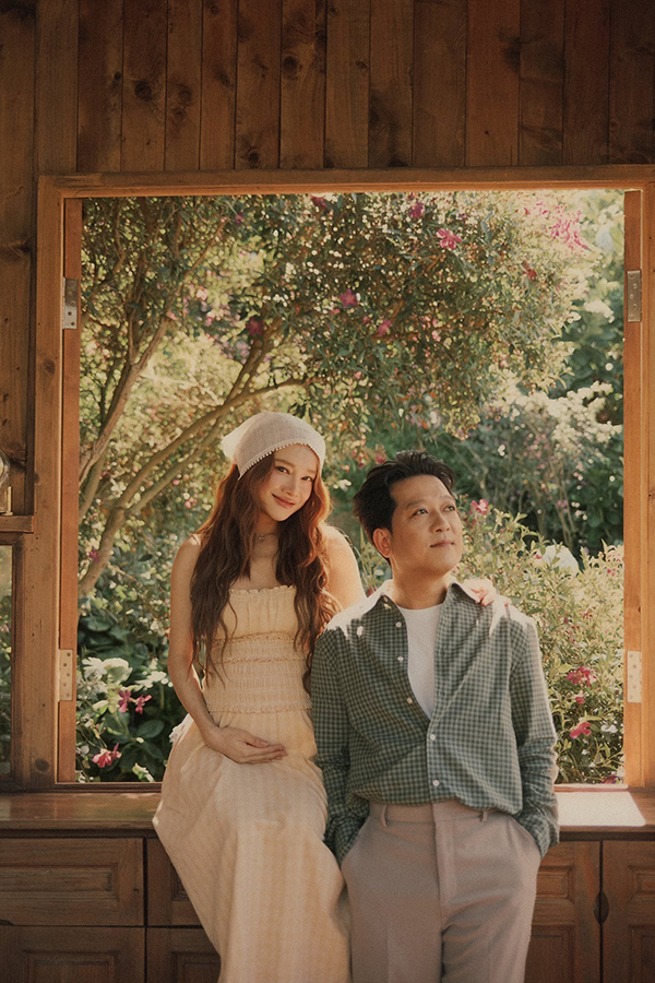 Nhã Phương ở tháng cuối thai kỳ được chồng con yêu chiều - Ảnh 8. Nhã Phương ở tháng cuối thai kỳ được chồng con yêu chiều - Ảnh 8.