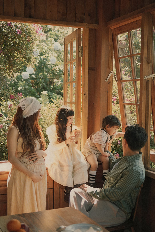 Nhã Phương ở tháng cuối thai kỳ được chồng con yêu chiều - Ảnh 5. Nhã Phương ở tháng cuối thai kỳ được chồng con yêu chiều - Ảnh 5.