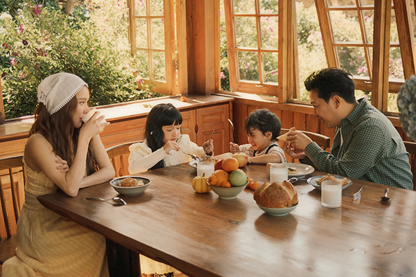 Nhã Phương ở tháng cuối thai kỳ được chồng con yêu chiều - Ảnh 6. Nhã Phương ở tháng cuối thai kỳ được chồng con yêu chiều - Ảnh 6.