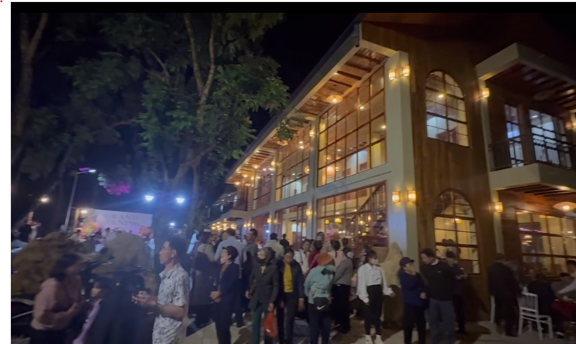 Căn nh&agrave; mới của H&agrave; Việt Dũng: Kết hợp du lịch v&agrave; gia đ&igrave;nh ở qu&ecirc; hương - Ảnh 17.