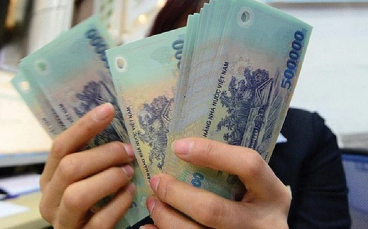 L&atilde;i suất tiết kiệm 13 th&aacute;ng l&ecirc;n tới 9%: Gửi tiết kiệm 200 triệu đồng nhận bao nhi&ecirc;u tiền? - Ảnh 2.