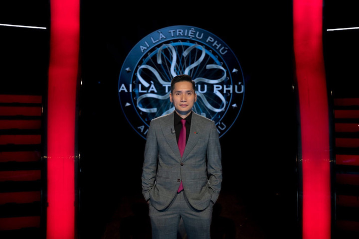 Học vấn đ&aacute;ng nể của d&agrave;n MC chương tr&igrave;nh 'Ai l&agrave; triệu ph&uacute;' - Ảnh 4.