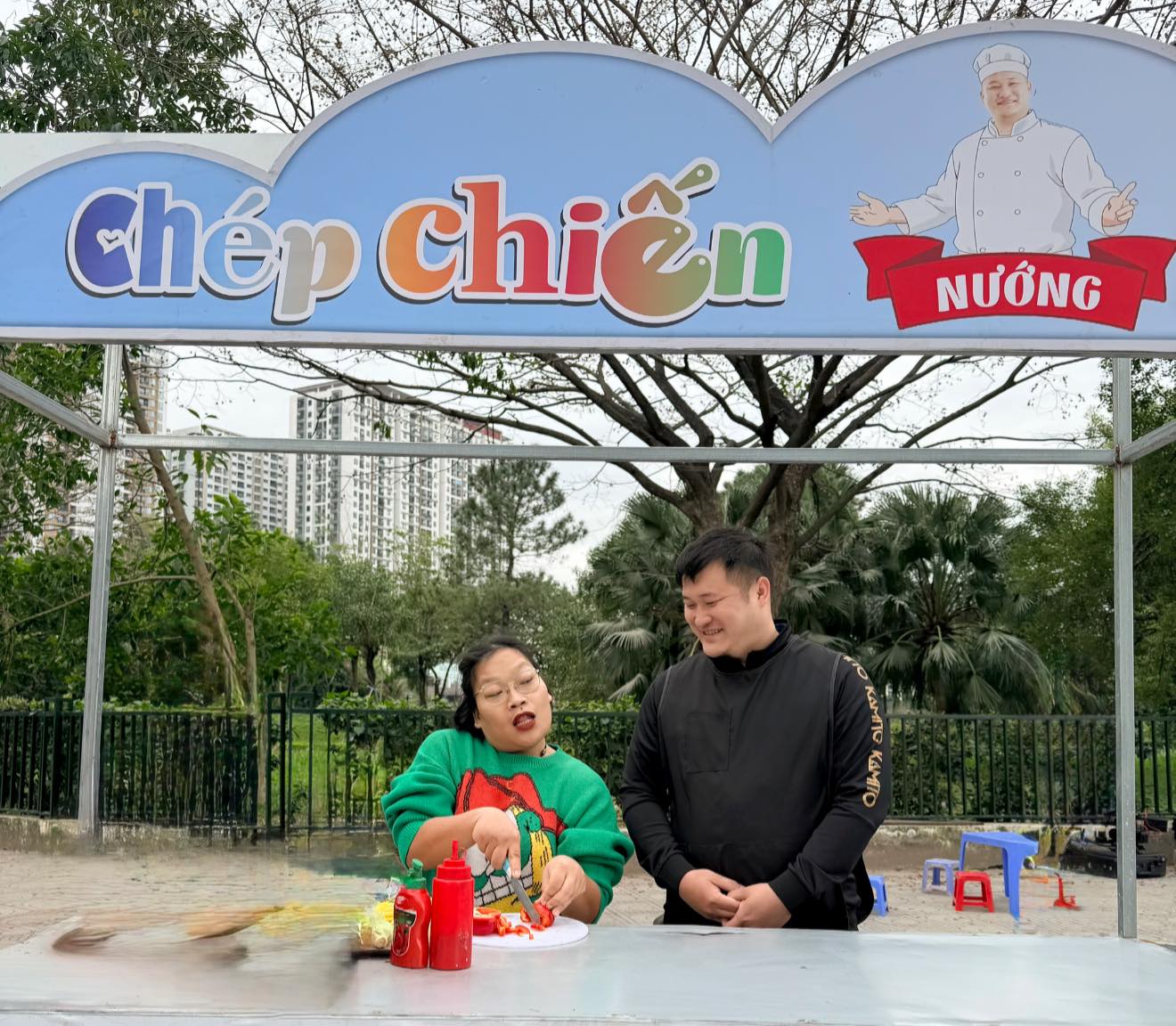 Diễn vi&ecirc;n Dũng Hớn tiết lộ c&aacute;i kết bất ngờ trong phim C&aacute;ch em 1 milimet - Ảnh 1.