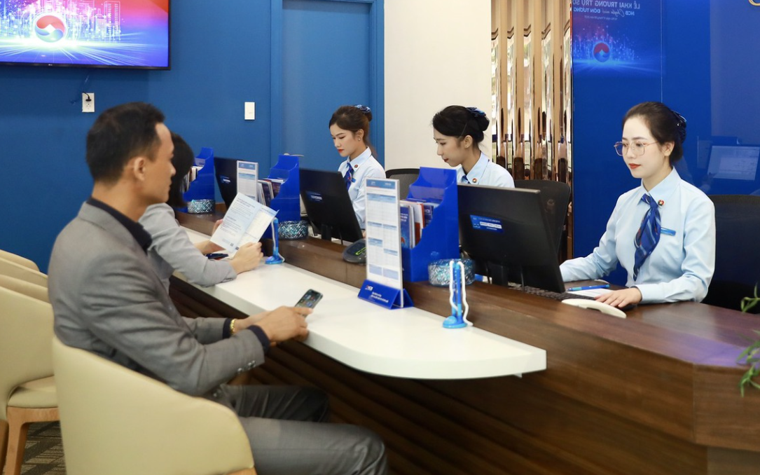 Hai ng&acirc;n h&agrave;ng đ&oacute;ng t&agrave;i khoản 'ngủ đ&ocirc;ng&rsquo; 24 th&aacute;ng v&agrave; số dư dưới 20.000 đồng