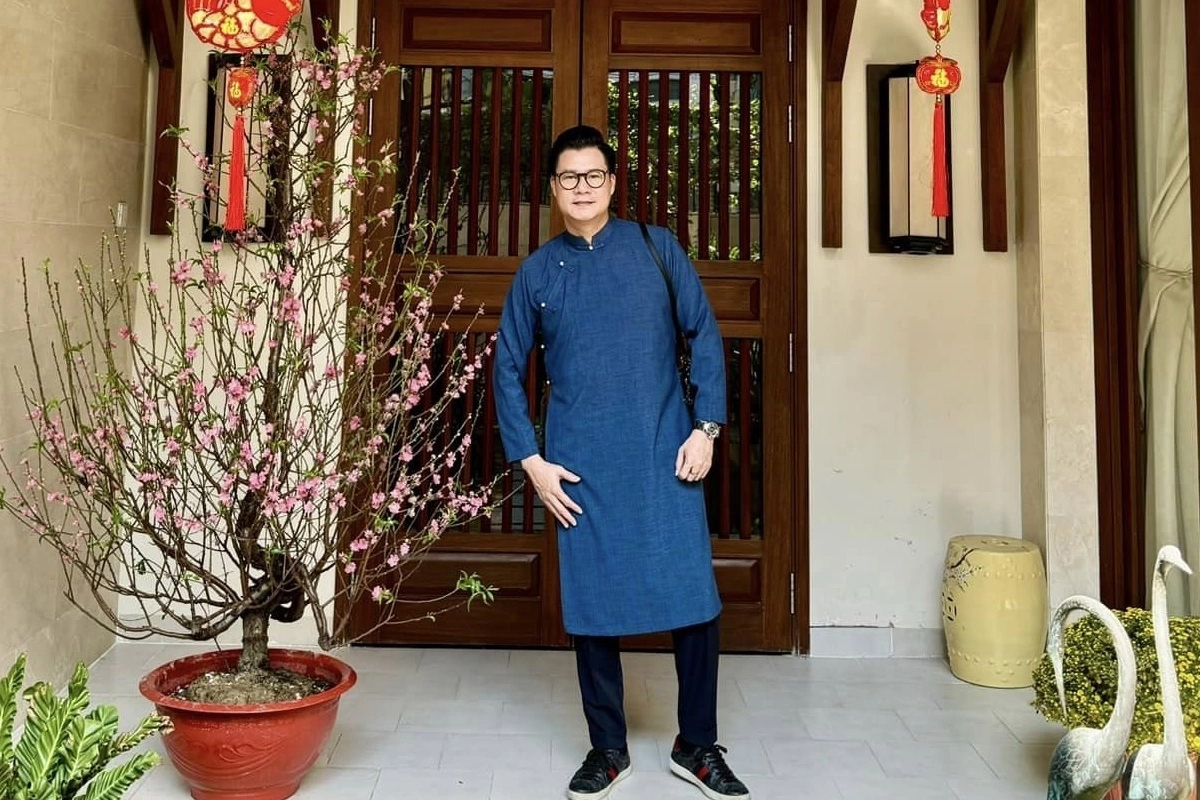 Quang Dũng mở tiệc ấm c&uacute;ng tại biệt thự 400 m2 ở TP HCM - Ảnh 7.