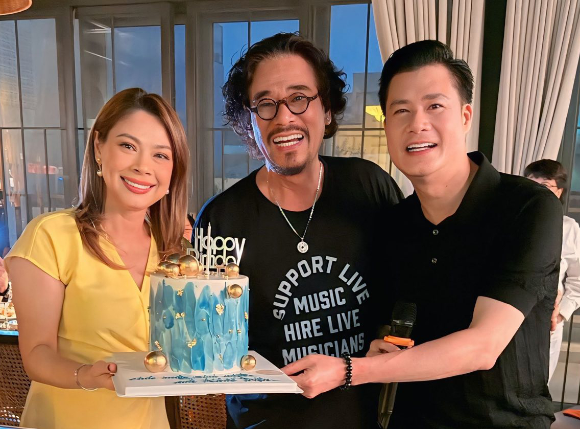 Quang Dũng mở tiệc ấm c&uacute;ng tại biệt thự 400 m2 ở TP HCM - Ảnh 2.