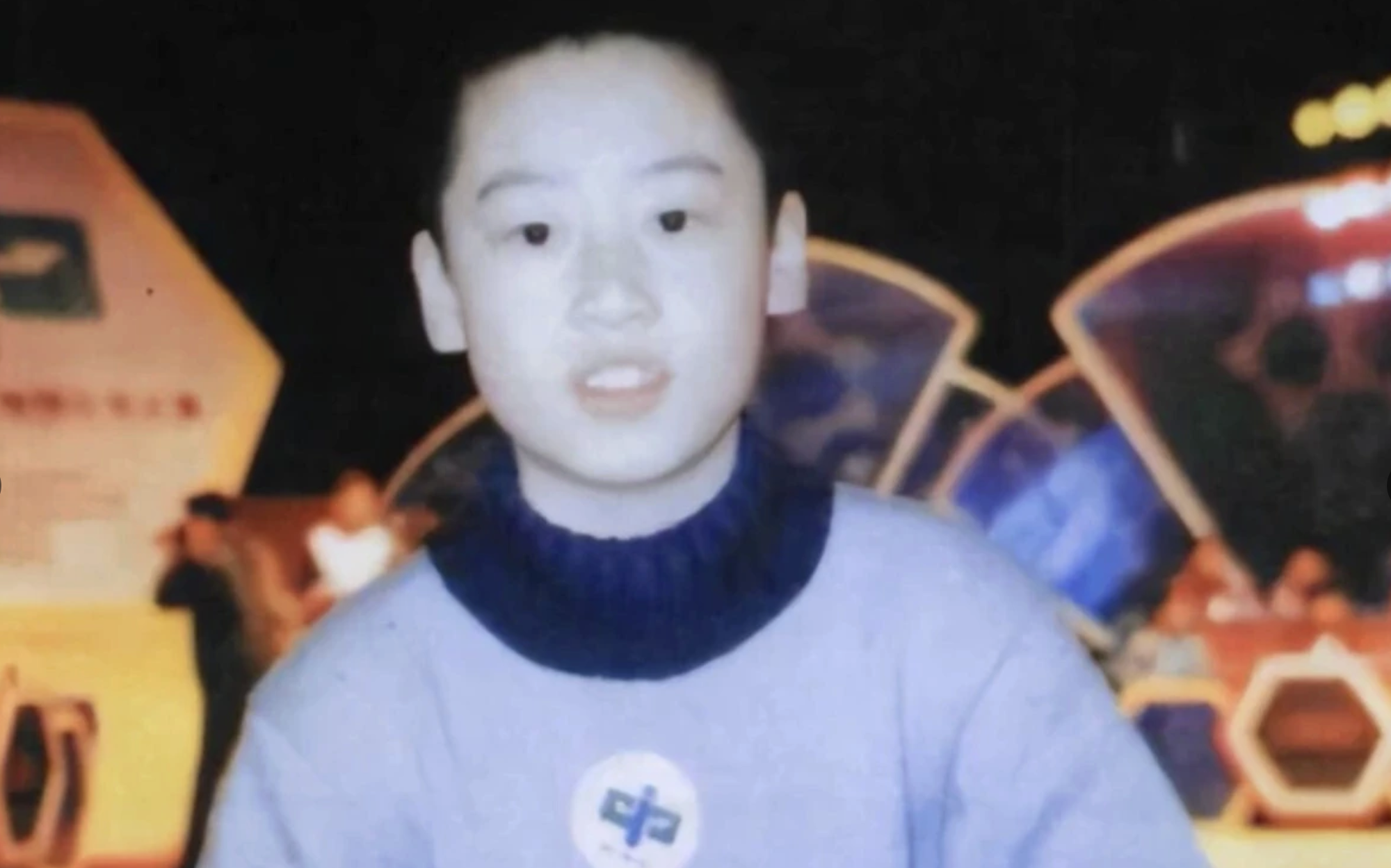 C&uacute; trượt d&agrave;i của thần đồng 5 tuổi thạo tiếng Anh, 13 tuổi đỗ đại học ở tuổi ngo&agrave;i 30 - Ảnh 2.