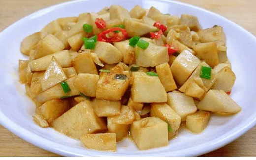 Loại rau m&ugrave;a đ&ocirc;ng gặp ở ngo&agrave;i chợ đừng bỏ qua v&igrave; gi&agrave;u canxi, tốt cho xương khớp, hỗ trợ giấc ngủ, &iacute;t phun thuốc - Ảnh 1.