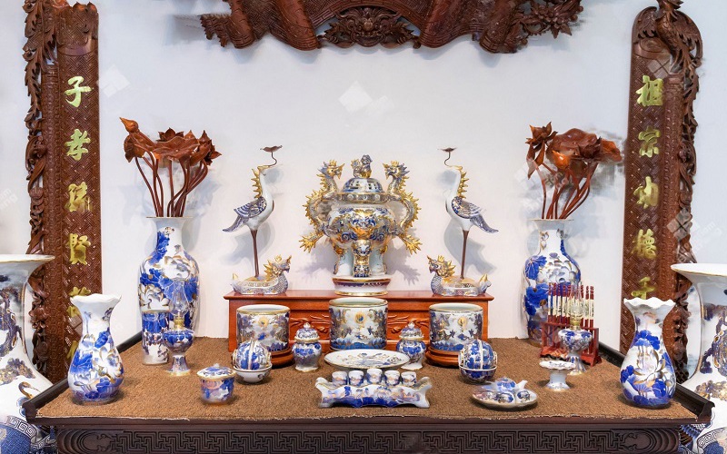 B&aacute;t hương &ocirc;ng M&atilde;nh đặt b&ecirc;n n&agrave;o đ&uacute;ng phong thủy, ph&uacute;c lộc dồi d&agrave;o