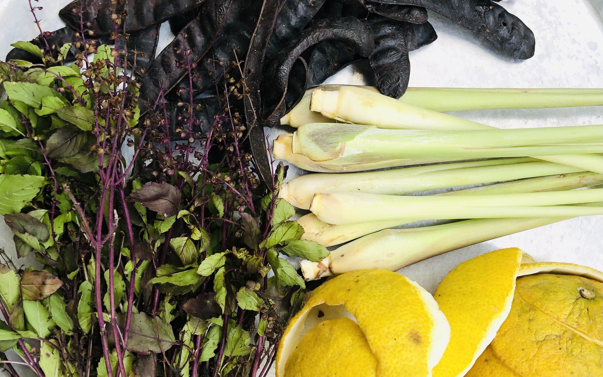 N&ecirc;n mặc g&igrave; ng&agrave;y m&ugrave;ng 1 Tết cho 12 con gi&aacute;p ph&aacute;t t&agrave;i cả năm - Ảnh 3.