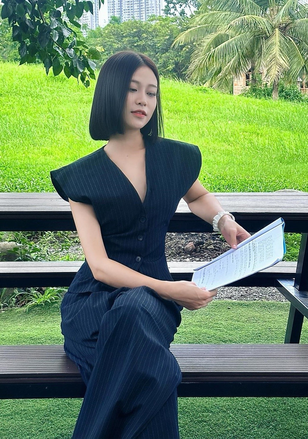 Phong c&aacute;ch 2 nữ ch&iacute;nh phim giờ v&agrave;ng: B&ecirc;n cực sang chảnh, b&ecirc;n kh&oacute; hiểu hết sức - Ảnh 13.