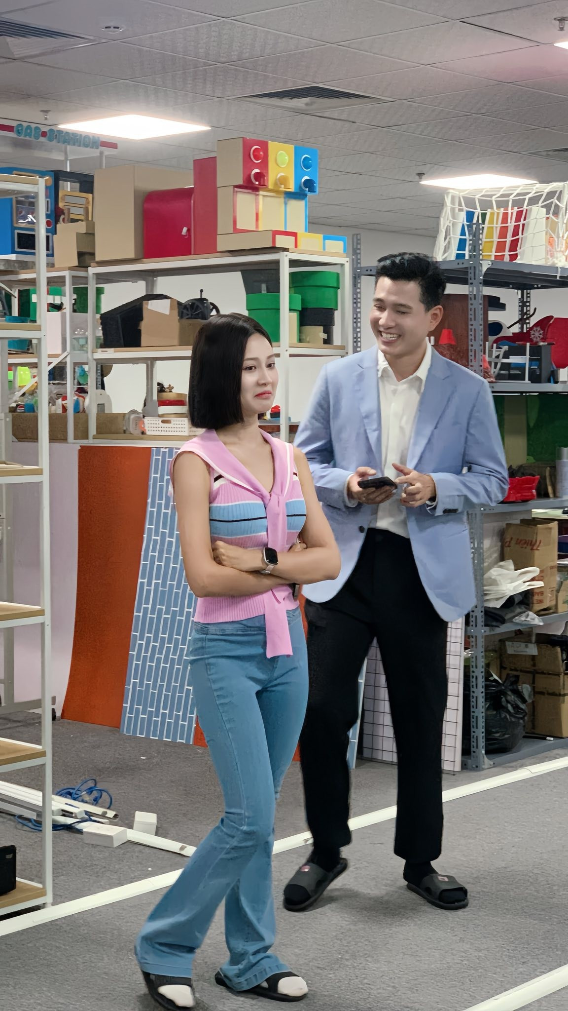 Phong c&aacute;ch 2 nữ ch&iacute;nh phim giờ v&agrave;ng: B&ecirc;n cực sang chảnh, b&ecirc;n kh&oacute; hiểu hết sức - Ảnh 8.