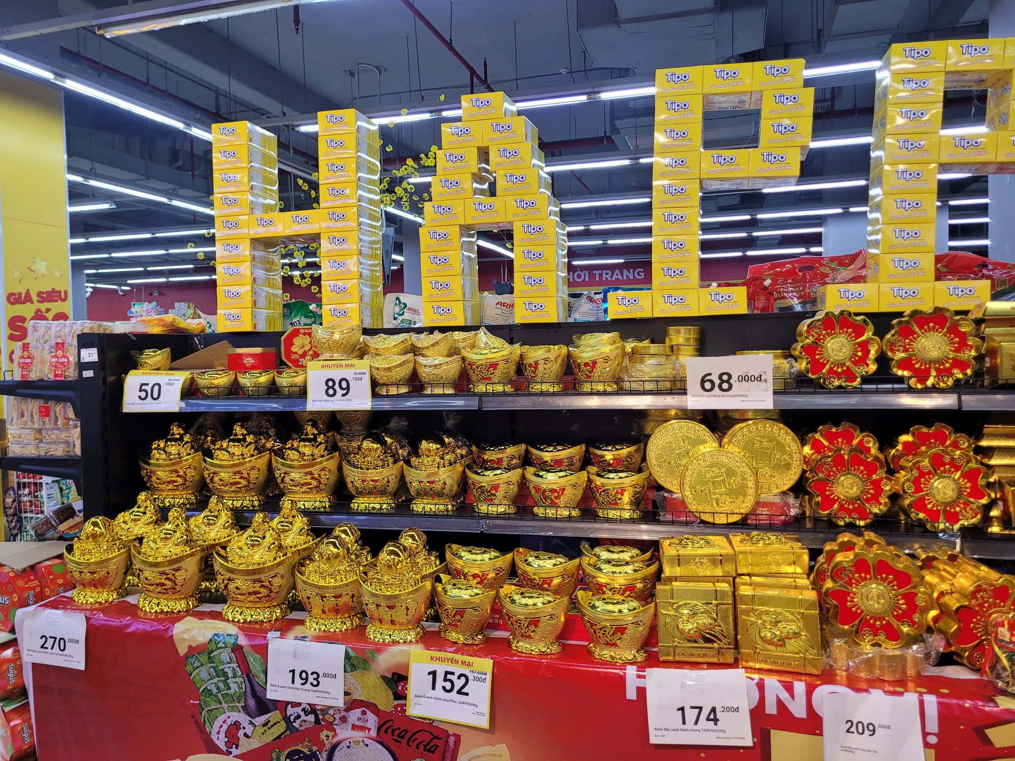 H&agrave;ng Tết giảm gi&aacute; l&ecirc;n đến 40 % bảo vệ người ti&ecirc;u d&ugrave;ng trong m&ugrave;a mua sắm Tết 2026 - Ảnh 9.