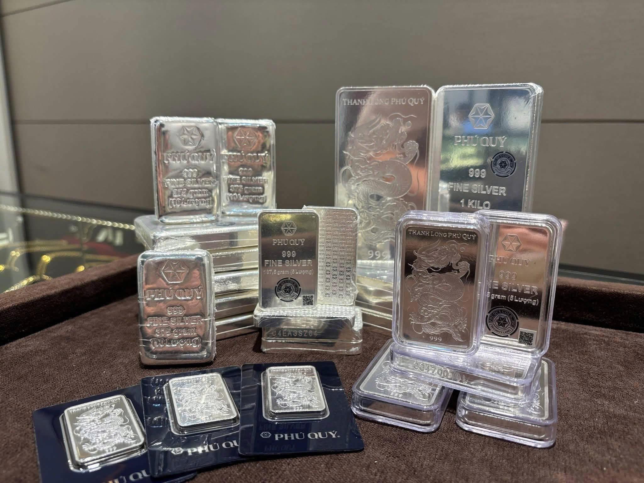 Giá bạc hôm nay (23/1): Mở phiên bứt tốc tăng thêm 5,4 triệu đồng/kg, giá giao dịch bật qua vùng 102 triệu đồng/kg - Ảnh 1. Giá bạc hôm nay (23/1): Mở phiên bứt tốc tăng thêm 5,4 triệu đồng/kg, giá giao dịch bật qua vùng 102 triệu đồng/kg - Ảnh 1.