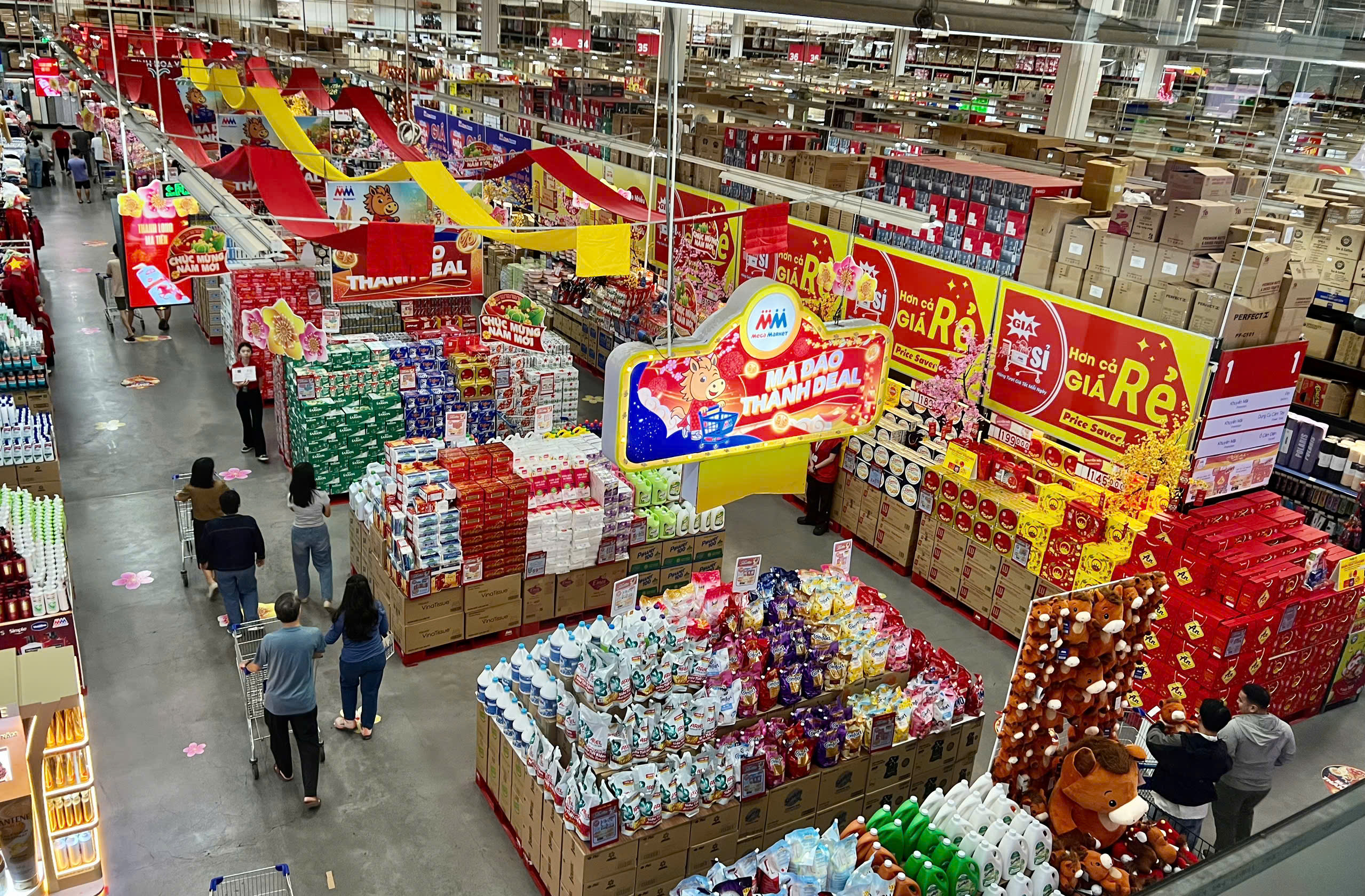 H&agrave;ng Tết giảm gi&aacute; l&ecirc;n đến 40 % bảo vệ người ti&ecirc;u d&ugrave;ng trong m&ugrave;a mua sắm Tết 2026 - Ảnh 1.