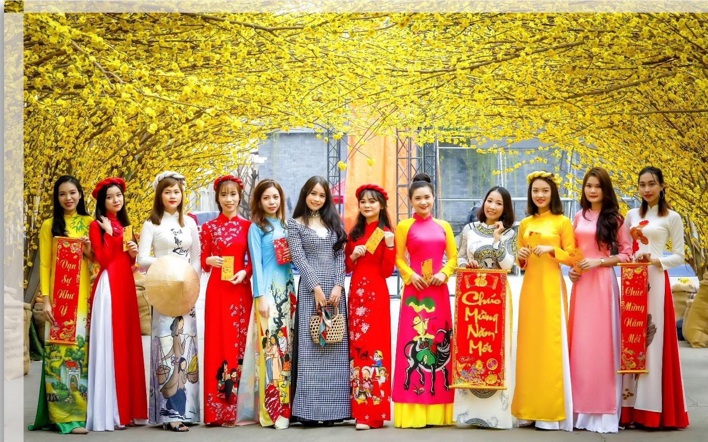 Chọn trang phục mùng 1 Tết theo 12 con giáp để đón lộc đầu năm