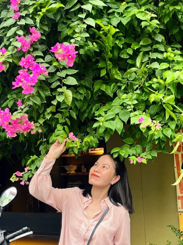 Mẹ đảm m&aacute;ch c&ocirc;ng thức l&agrave;m kh&ocirc; g&agrave; l&aacute; chanh th&agrave;nh c&ocirc;ng ngay lần đầu - Ảnh 1.