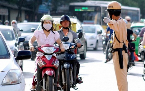 Kh&ocirc;ng mang giấy tờ xe, l&aacute;i xe thực hiện điều n&agrave;y kh&ocirc;ng lo bị phạt - Ảnh 2.