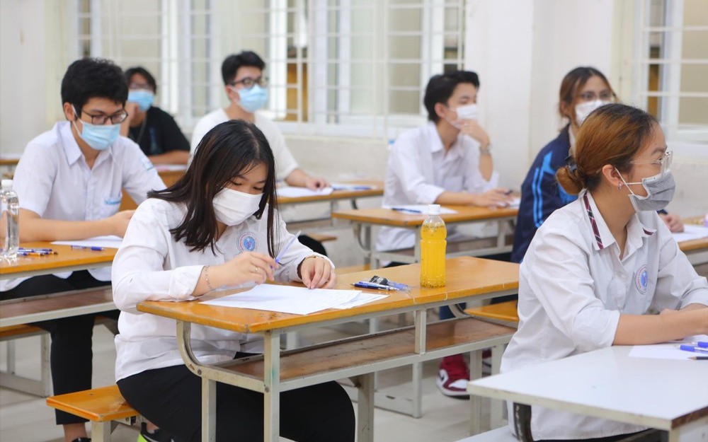 Học sinh lớp 12 'quay cuồng' với loạt kỳ thi ri&ecirc;ng - Ảnh 4.