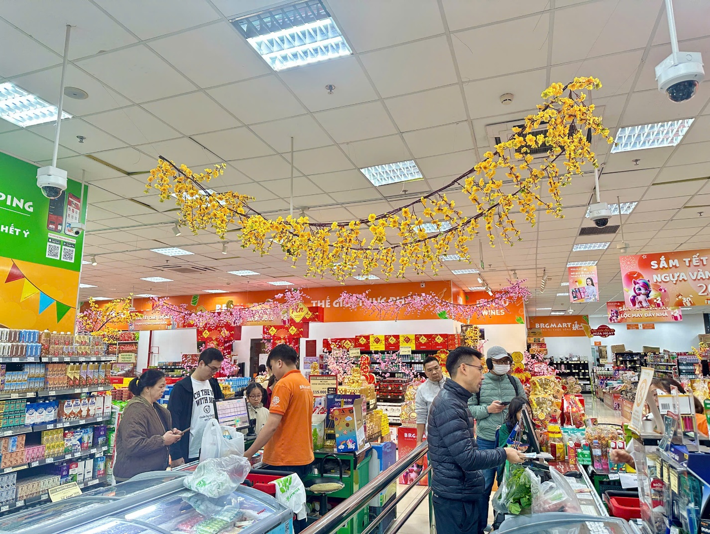 Sắm tết tại si&ecirc;u thị BRGMart, Ngựa v&agrave;ng khai vận 2026 - Ảnh 2.