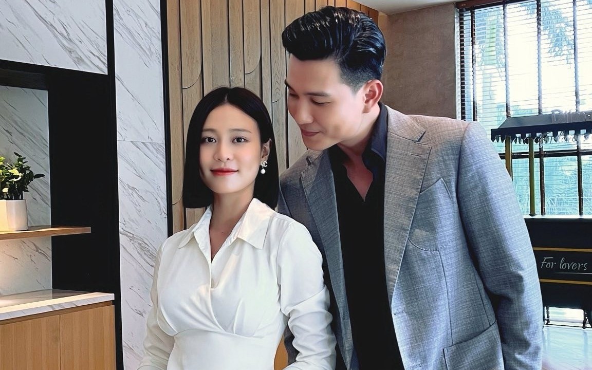 Lời hứa đầu ti&ecirc;n: Kh&aacute;m ph&aacute; g&oacute;c khuất cuộc sống hoa hậu trong Miniseries mới - Ảnh 4.