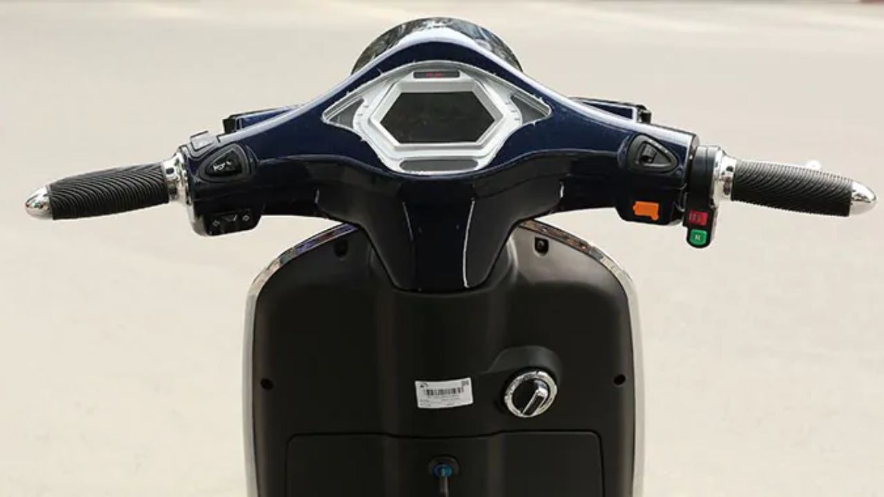 Xe máy điện giá rẻ dưới 20 triệu đồng: Lựa chọn tuyệt vời cho học sinh - Ảnh 3. Xe máy điện giá rẻ dưới 20 triệu đồng: Lựa chọn tuyệt vời cho học sinh - Ảnh 3.