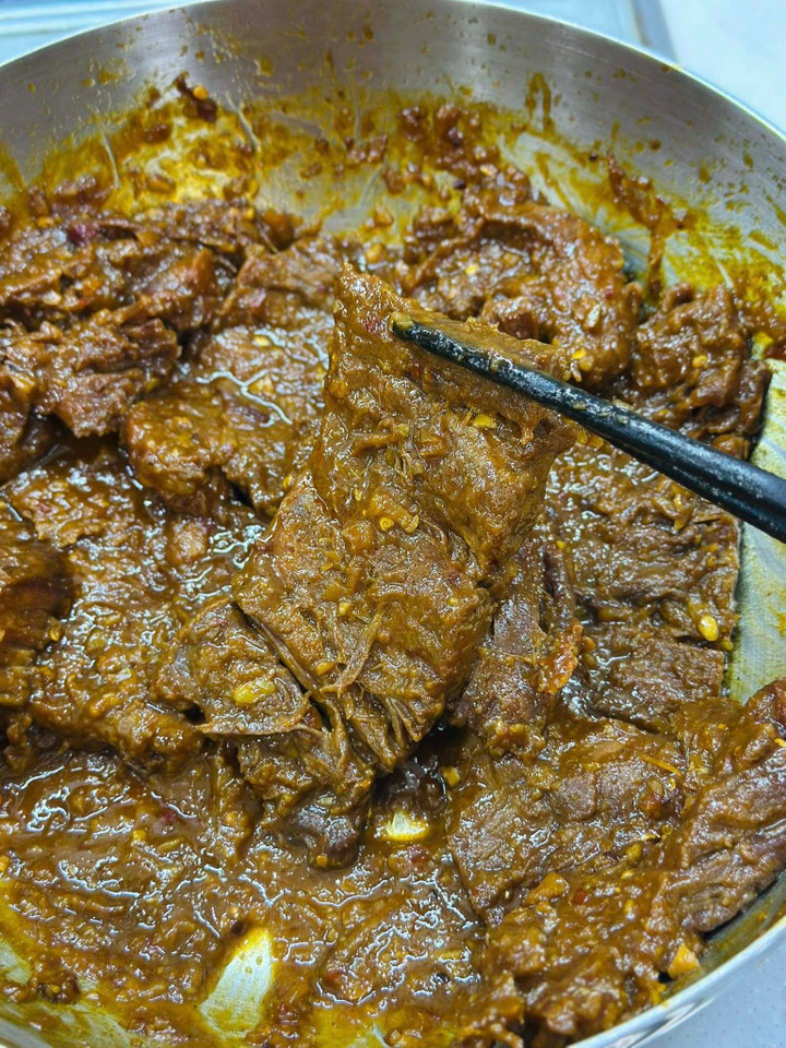 C&aacute;ch l&agrave;m kh&ocirc; b&ograve; nguy&ecirc;n miếng ăn Tết si&ecirc;u đơn giản - Ảnh 5.