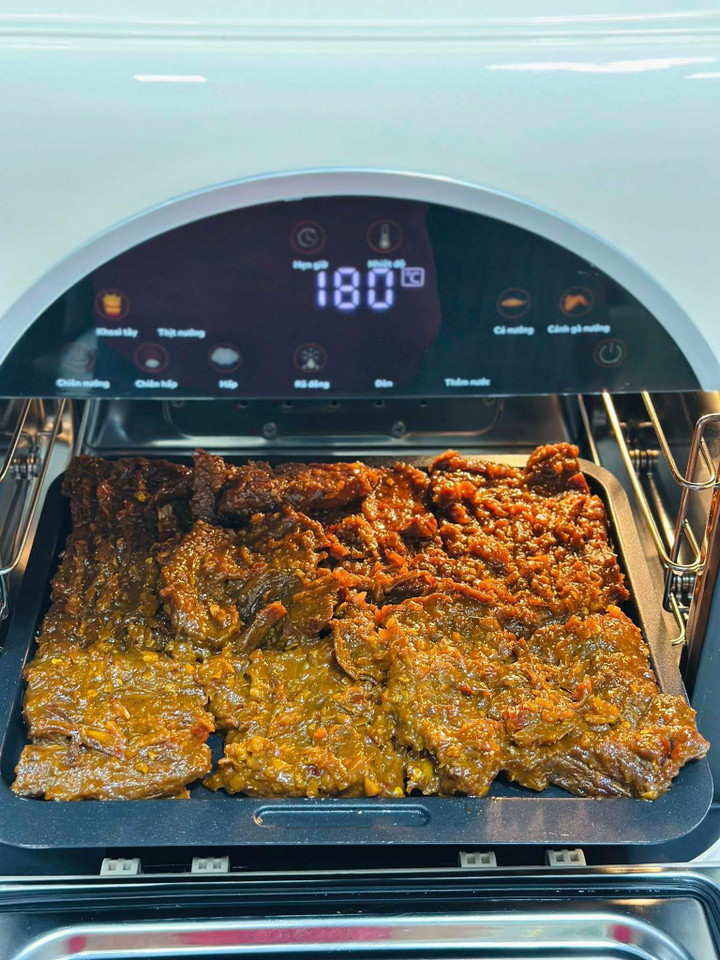 C&aacute;ch l&agrave;m kh&ocirc; b&ograve; nguy&ecirc;n miếng ăn Tết si&ecirc;u đơn giản - Ảnh 7.