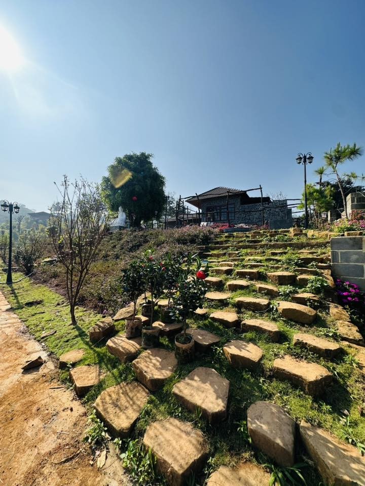 Việt Hương tặng quà siêu to cho Hoàng Mập , biệt thự 10 . 000 M2 tuyệt đẹp - Ảnh 8. Việt Hương tặng quà siêu to cho Hoàng Mập , biệt thự 10 . 000 M2 tuyệt đẹp - Ảnh 8.