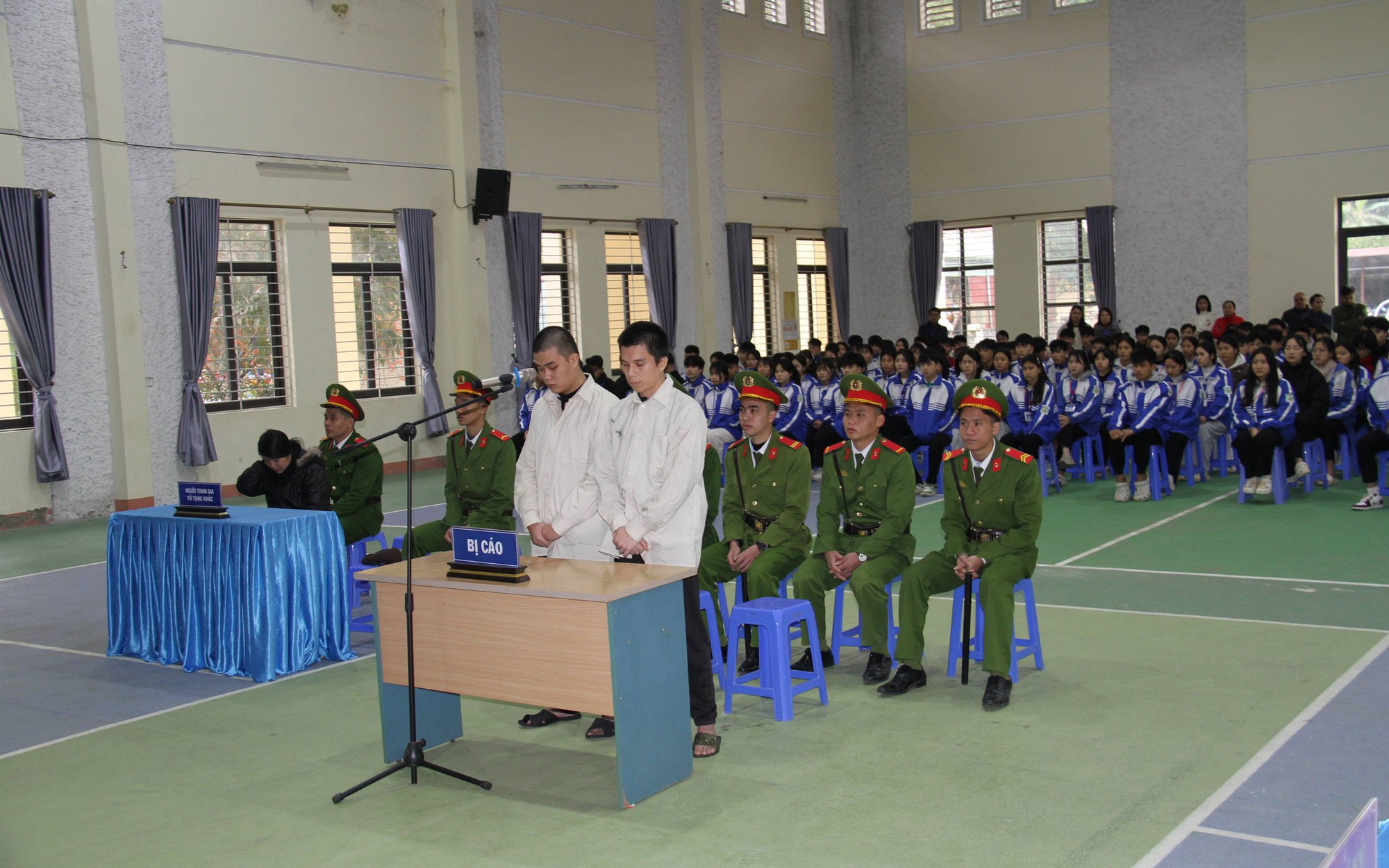 Huế x&acirc;y dựng x&atilde;, phường kh&ocirc;ng ma t&uacute;y: 'Mỗi gia đ&igrave;nh l&agrave; một ph&aacute;o đ&agrave;i' - Ảnh 1.