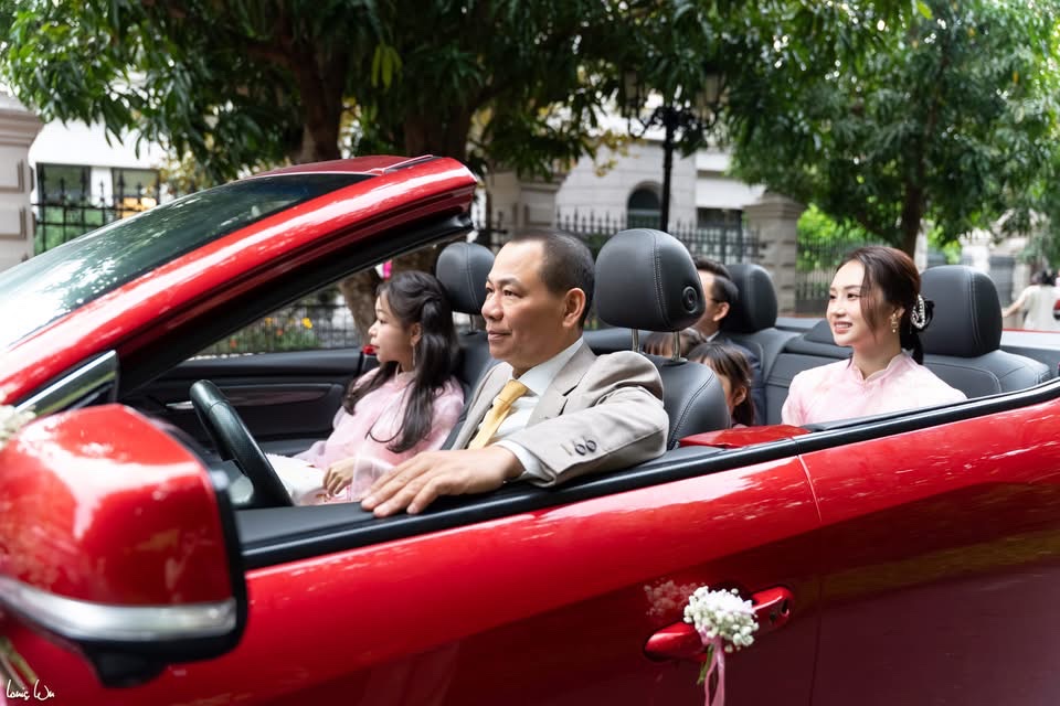 3 chi tiết trong đ&aacute;m cưới &Aacute; hậu Phương Nhi - doanh nh&acirc;n Minh Ho&agrave;ng được b&agrave;n luận nhiều nhất tr&ecirc;n mạng x&atilde; hội - Ảnh 8.