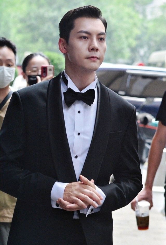 Biến chứng sau sinh khiến bạn g&aacute;i nam diễn vi&ecirc;n nổi tiếng l&ecirc;n b&agrave;n mổ 2 lần v&agrave; cảm thấy "dễ bị tổn thương hơn bao giờ hết" - Ảnh 4.