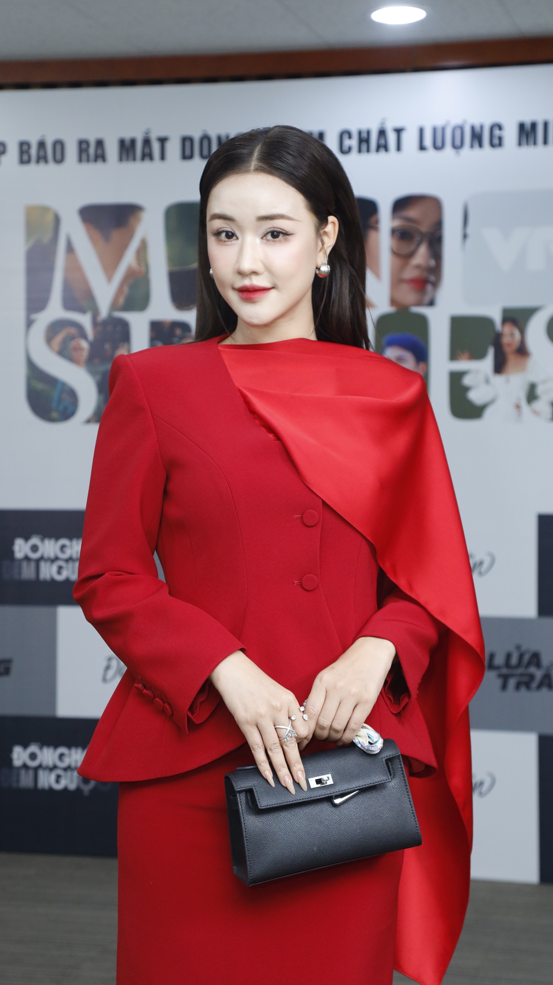 Dàn mỹ nhân hội tụ trong phim mới 'Lời hứa đầu tiên' - Ảnh 9. Dàn mỹ nhân hội tụ trong phim Lời hứa đầu tiên - Ảnh 8.