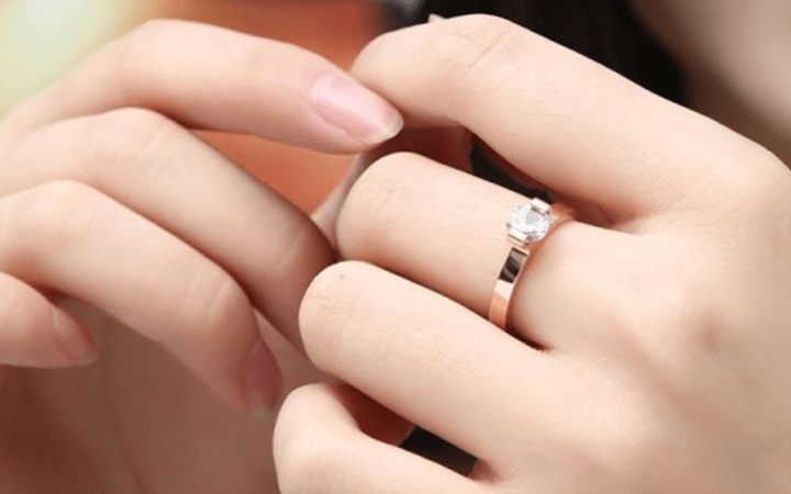 Loại trang sức nào giúp hút tài lộc, mang lại may mắn trong năm 2026? - Ảnh 6. Loại trang sức nào giúp hút tài lộc, mang lại may mắn trong năm 2026? - Ảnh 6.