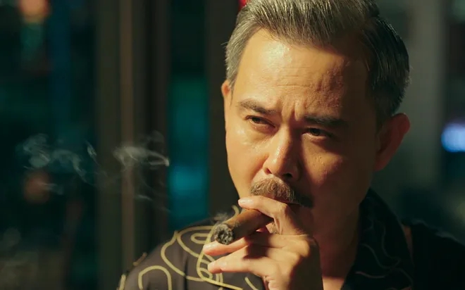 Nam NSƯT chuy&ecirc;n vai '&ocirc;ng tr&ugrave;m' phim giờ v&agrave;ng VTV, ngo&agrave;i đời b&aacute;n b&aacute;nh canh - Ảnh 2.