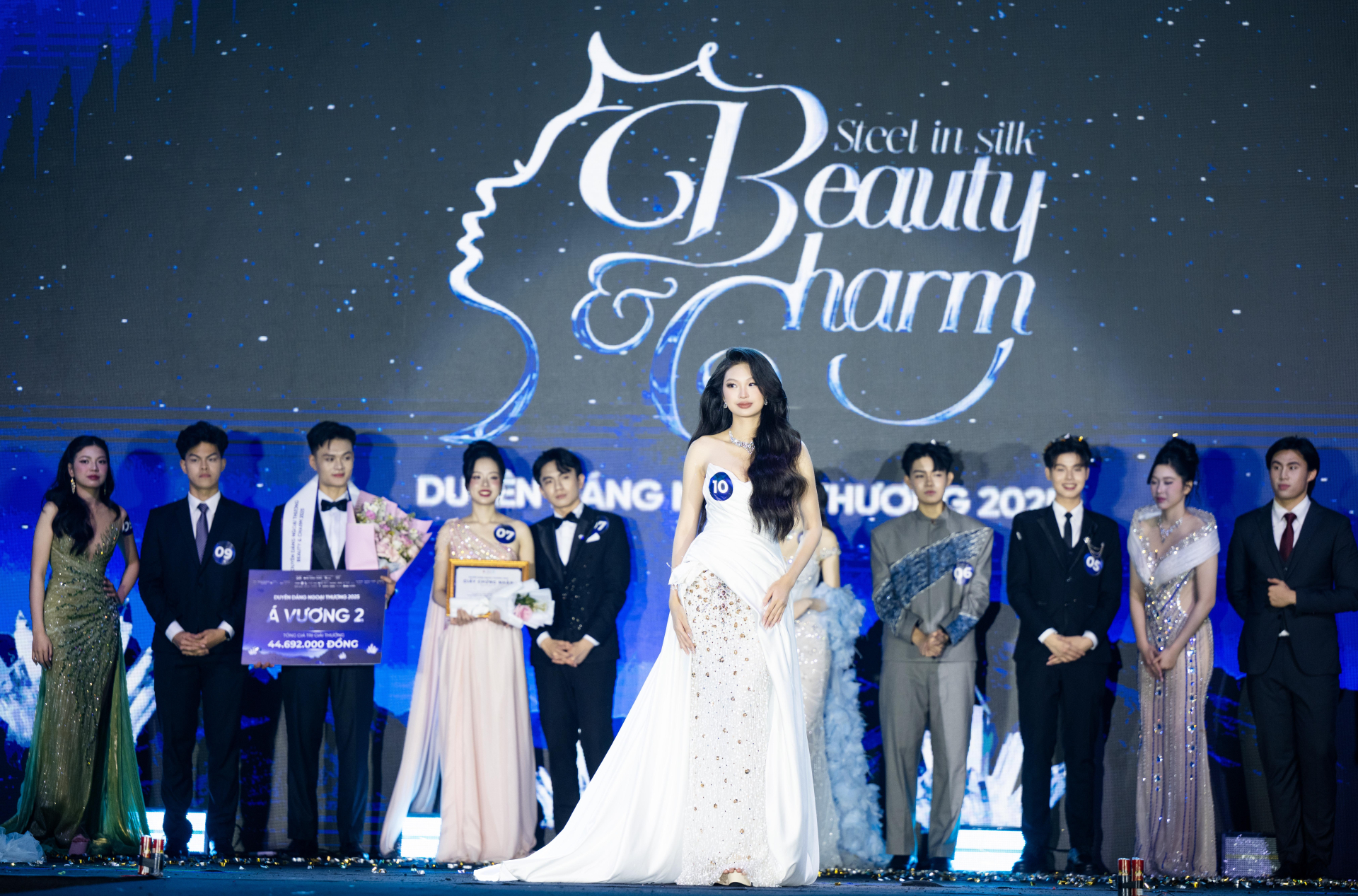 Ngắm nhan sắc của nữ sinh vừa đạt danh hiệu Hoa kh&ocirc;i Ngoại thương  - Ảnh 1.