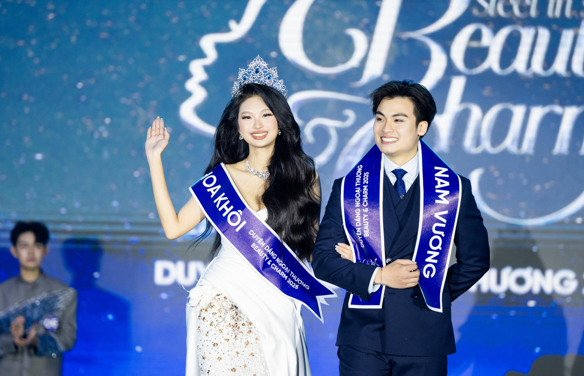 Ngắm nhan sắc của nữ sinh vừa đạt danh hiệu Hoa kh&ocirc;i Ngoại thương  - Ảnh 2.