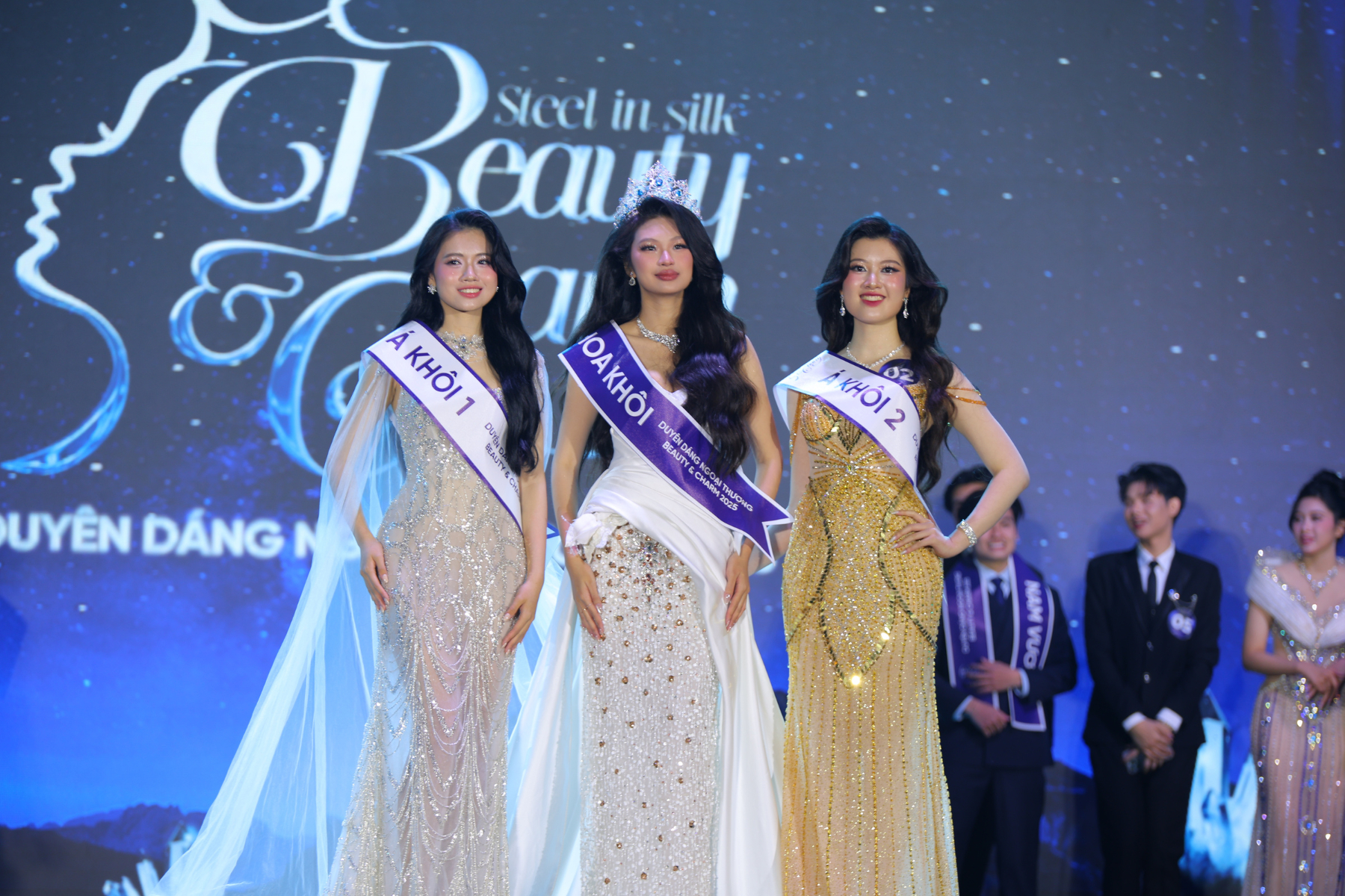 Ngắm nhan sắc của nữ sinh vừa đạt danh hiệu Hoa kh&ocirc;i Ngoại thương  - Ảnh 3.