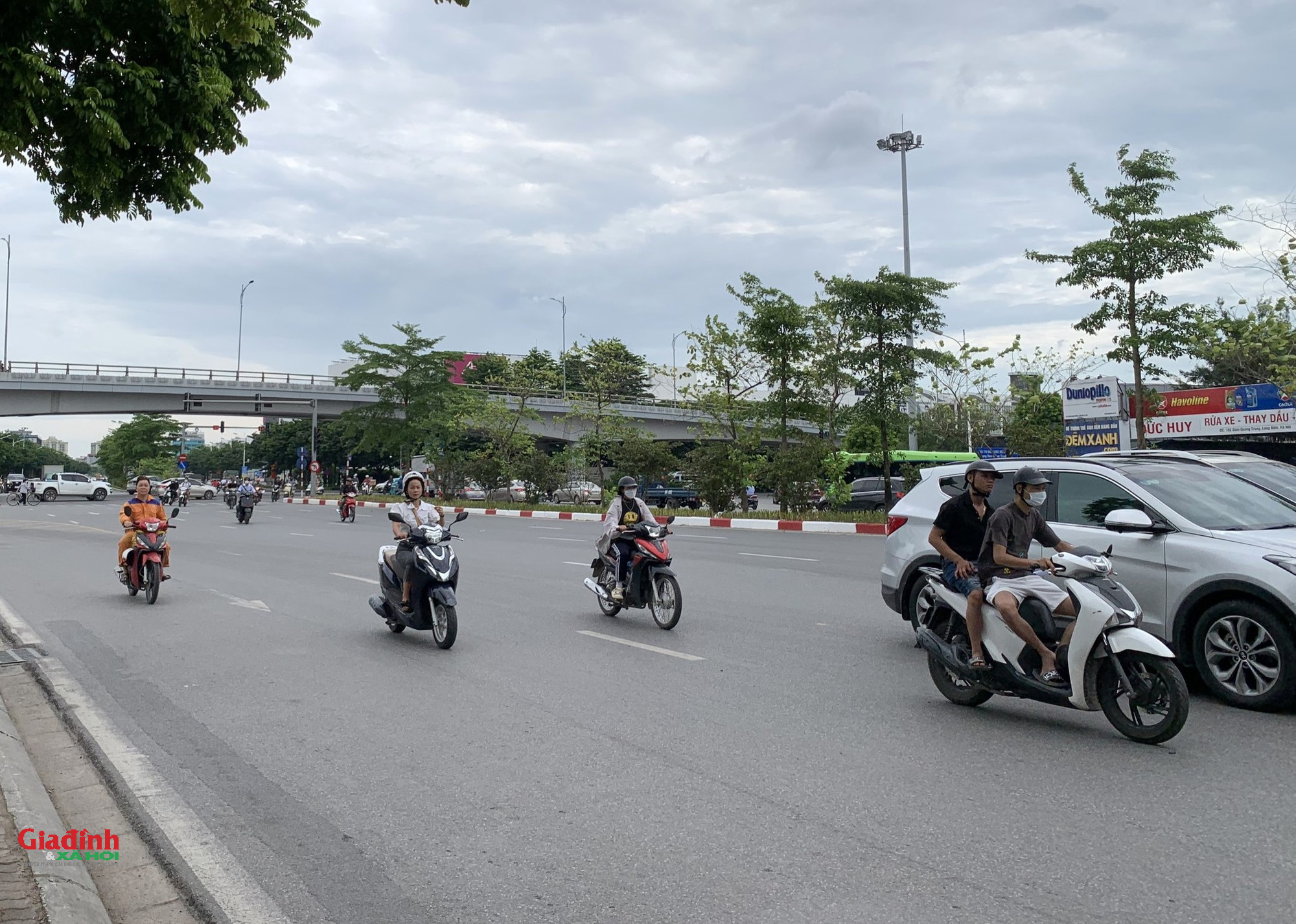 H&agrave; Nội: Cấm &ocirc; t&ocirc; quay đầu tr&ecirc;n đường Cổ Linh từ ng&agrave;y 25/1 để x&acirc;y hầm chui - Ảnh 3.