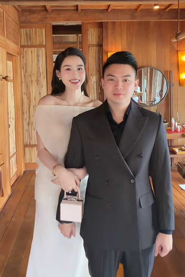 Nhan sắc tr&ograve;n đầy của Đỗ Thị H&agrave; sau khi lấy chồng thiếu gia qu&ecirc; Quảng Trị - Ảnh 10.