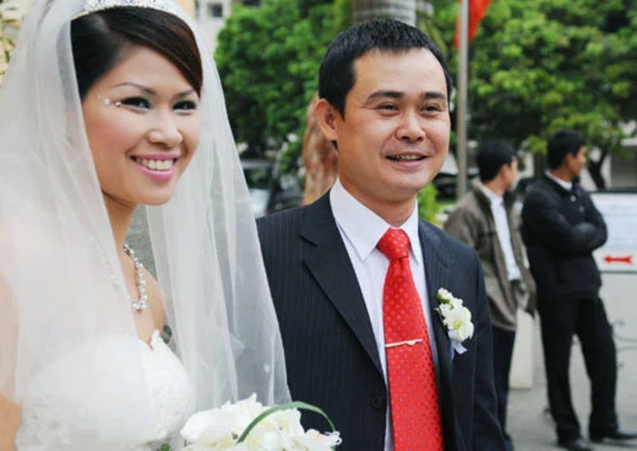 Nam NSƯT chuy&ecirc;n vai '&ocirc;ng tr&ugrave;m' phim giờ v&agrave;ng VTV, ngo&agrave;i đời b&aacute;n b&aacute;nh canh - Ảnh 5.