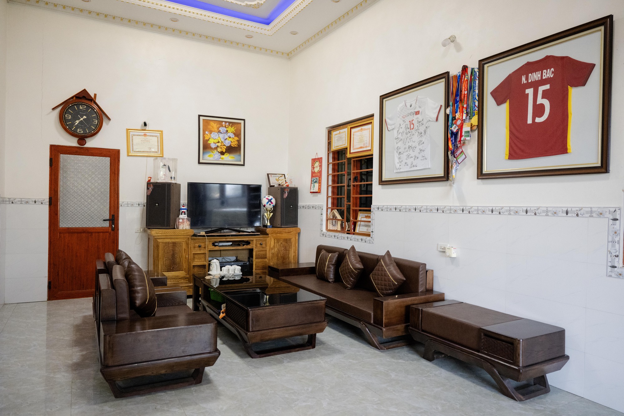 Đ&igrave;nh Bắc v&agrave; Ng&ocirc;i nh&agrave; giản dị 37 tỷ như cung điện ở Nghệ An - Ảnh 7.