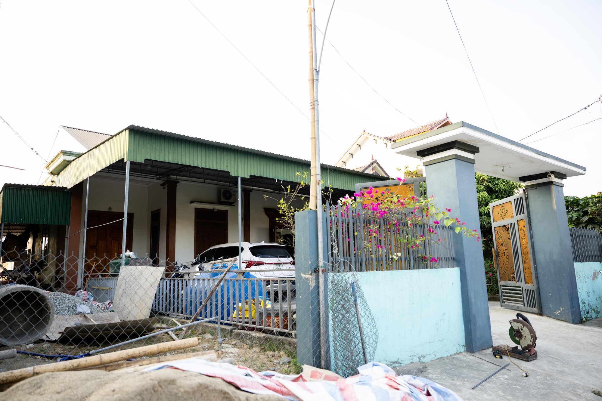 Đ&igrave;nh Bắc v&agrave; Ng&ocirc;i nh&agrave; giản dị 37 tỷ như cung điện ở Nghệ An - Ảnh 4.