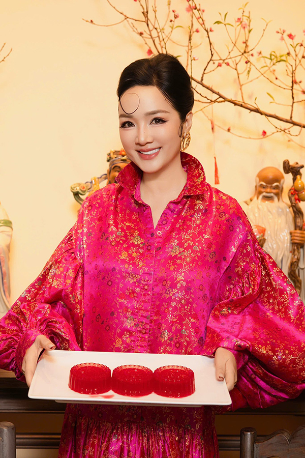 Tuổi U60, một hoa hậu Việt tích cực giảm cân để đón Tết 'ăn bánh chưng' - Ảnh 9. Tuổi U60, một hoa hậu Việt tích cực giảm cân để đón Tết 'ăn bánh chưng' - Ảnh 9.