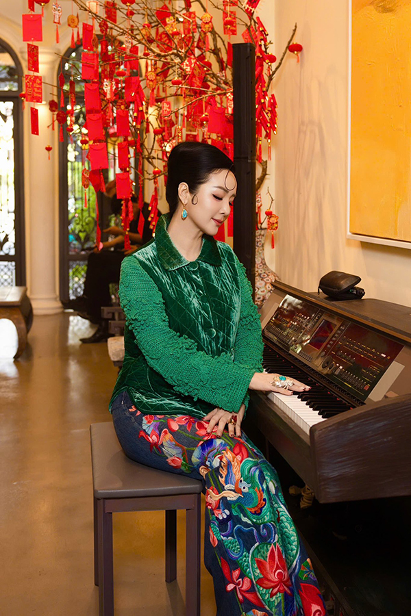 Tuổi U60, một hoa hậu Việt tích cực giảm cân để đón Tết 'ăn bánh chưng' - Ảnh 10. Tuổi U60, một hoa hậu Việt tích cực giảm cân để đón Tết 'ăn bánh chưng' - Ảnh 10.