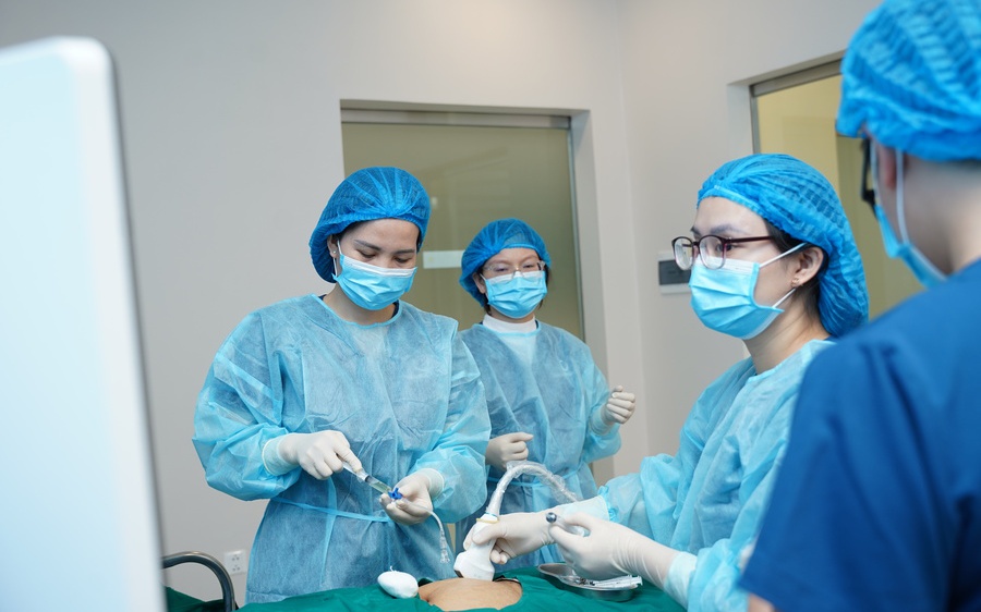Thai phụ đang khỏe mạnh, đi khám thai định kỳ bất ngờ phát hiện dây rốn thắt nút hiếm gặp - Ảnh 2.